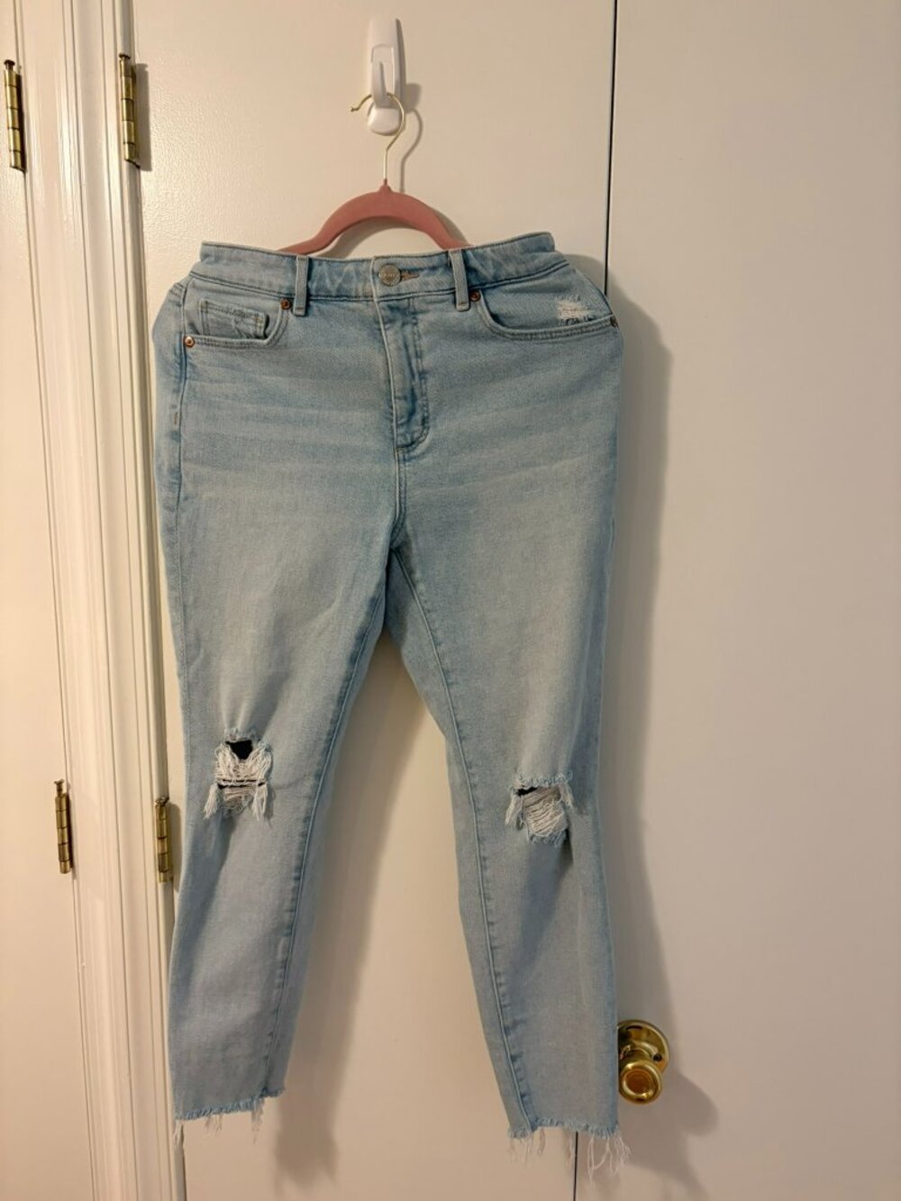 ✨ LOFT High-Waist Destructed Skinny Ankle Jeans ✨